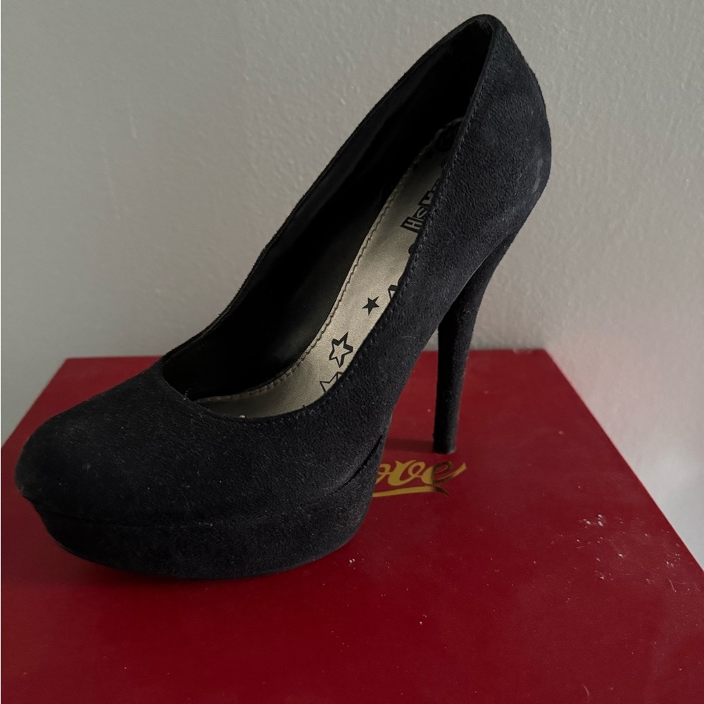 Splash Black Suede Heels